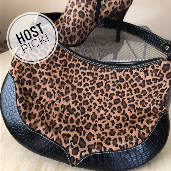 Minicci Handbags - 🎈Sale🎈Animal Print Fabric Purse.